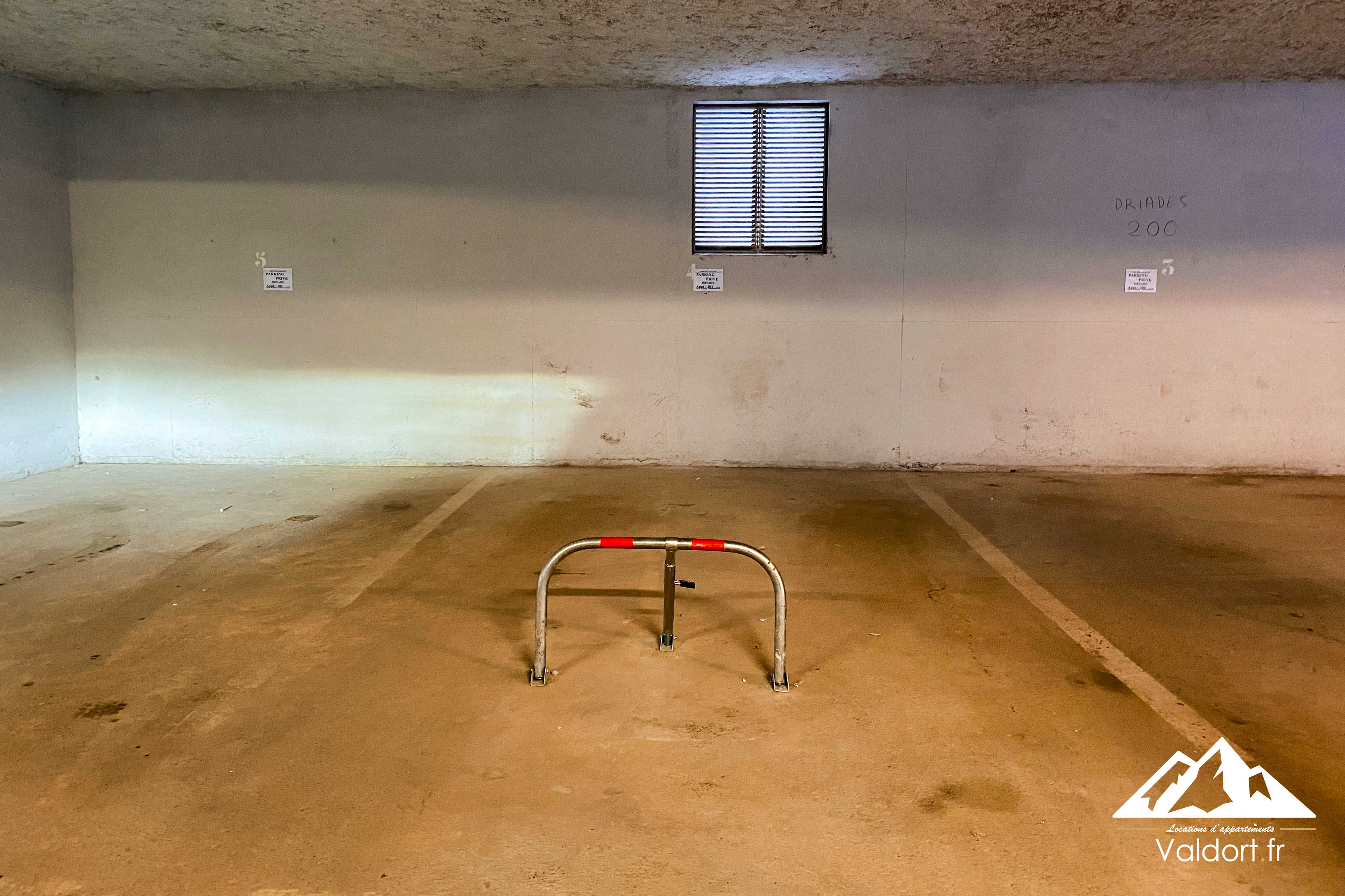 Place de parking privée